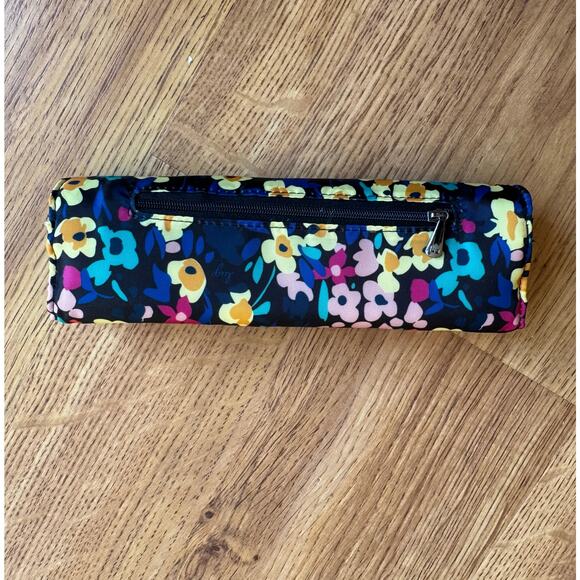 Lug Pill Organizer Case with Zip Pocket - Picture 2 of 4